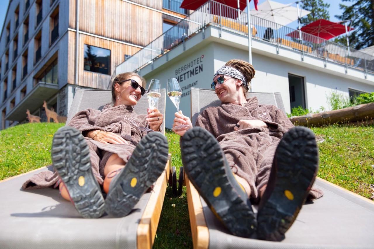Berghotel Mettmen Schwanden  Extérieur photo